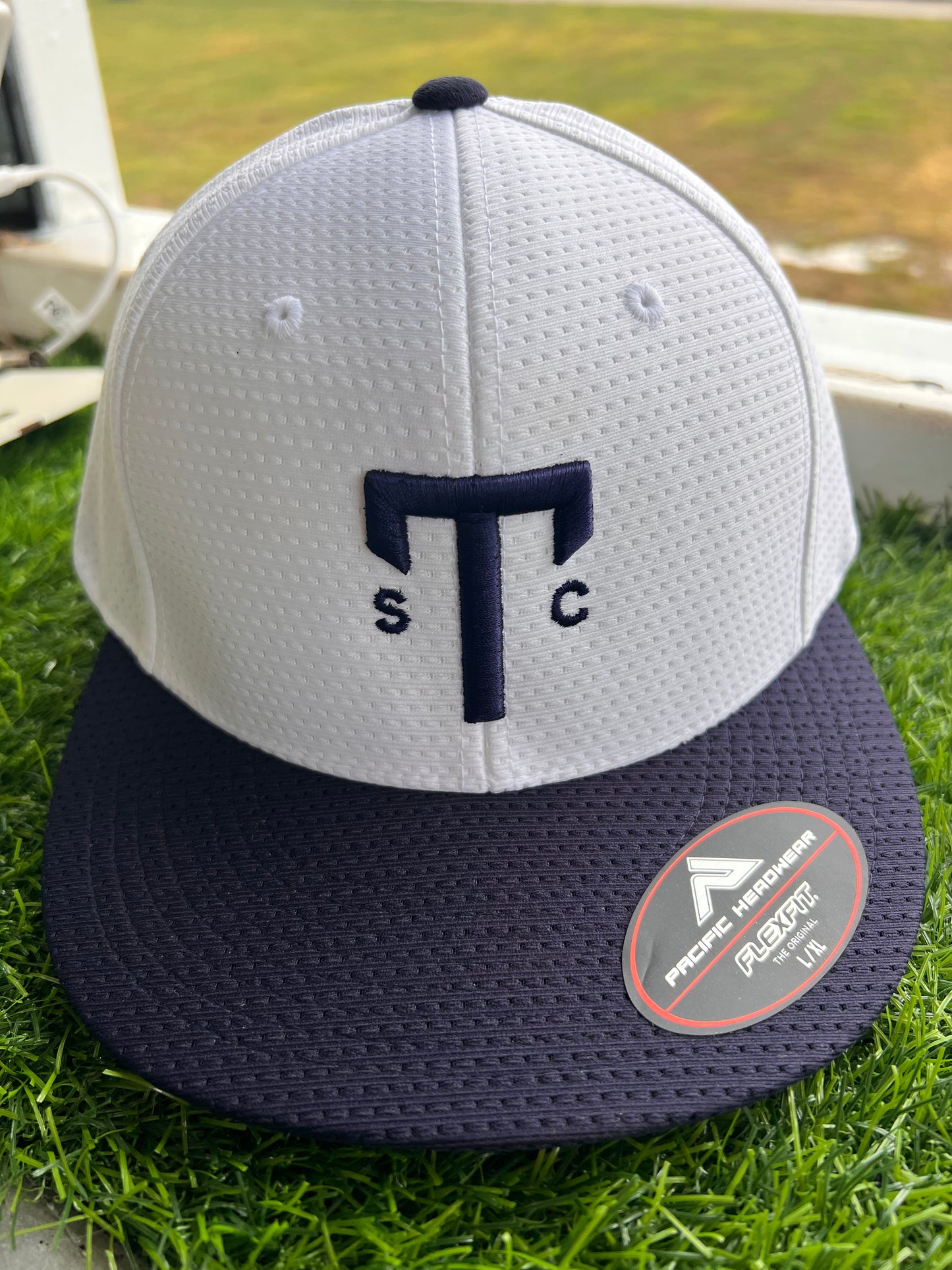 Triumph sTc Hat - White/Navy Flexfit