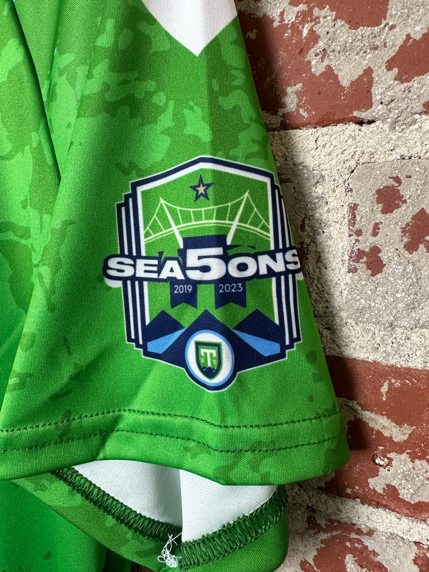 2023 Triumph Adult Warmup Top