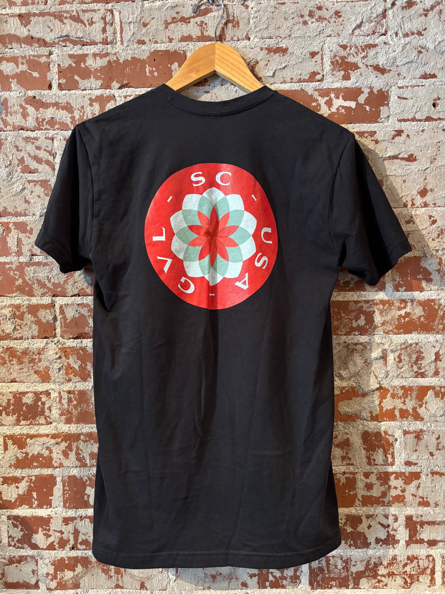 Geometric GVL Poinsettia Tee